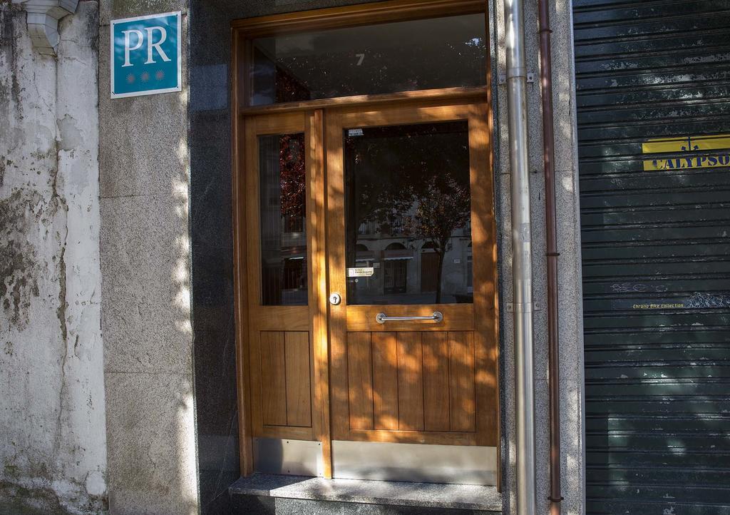 Hostal A Pedra Vigo Exterior photo